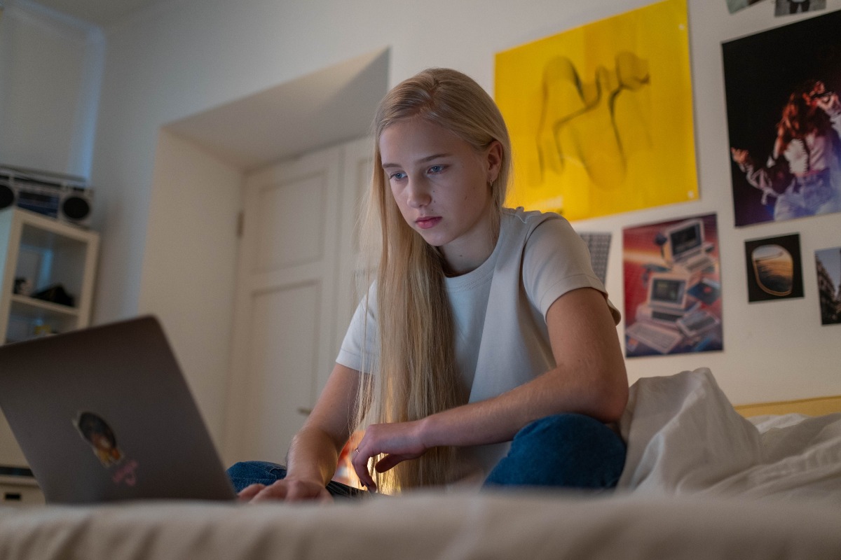 Identifying Teens With Problematic Internet Usage